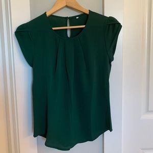 Round neck pleated cap sleeve blouse